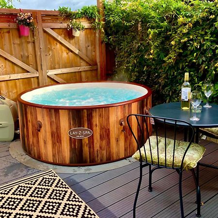 Elkstone Studio Private Hottub Pet Friendly Malvern Buitenkant foto