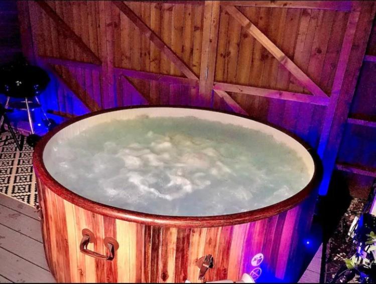 Elkstone Studio Private Hottub Pet Friendly Malvern Buitenkant foto