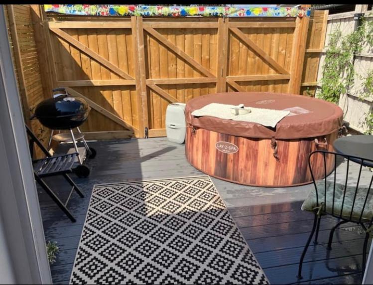 Elkstone Studio Private Hottub Pet Friendly Malvern Buitenkant foto
