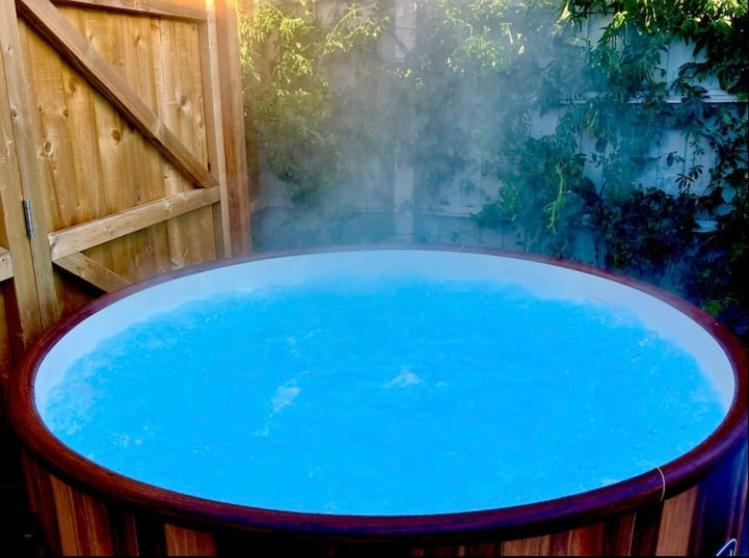 Elkstone Studio Private Hottub Pet Friendly Malvern Buitenkant foto